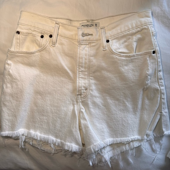 A&F 4” High Rise Mom Short - Picture 2 of 5